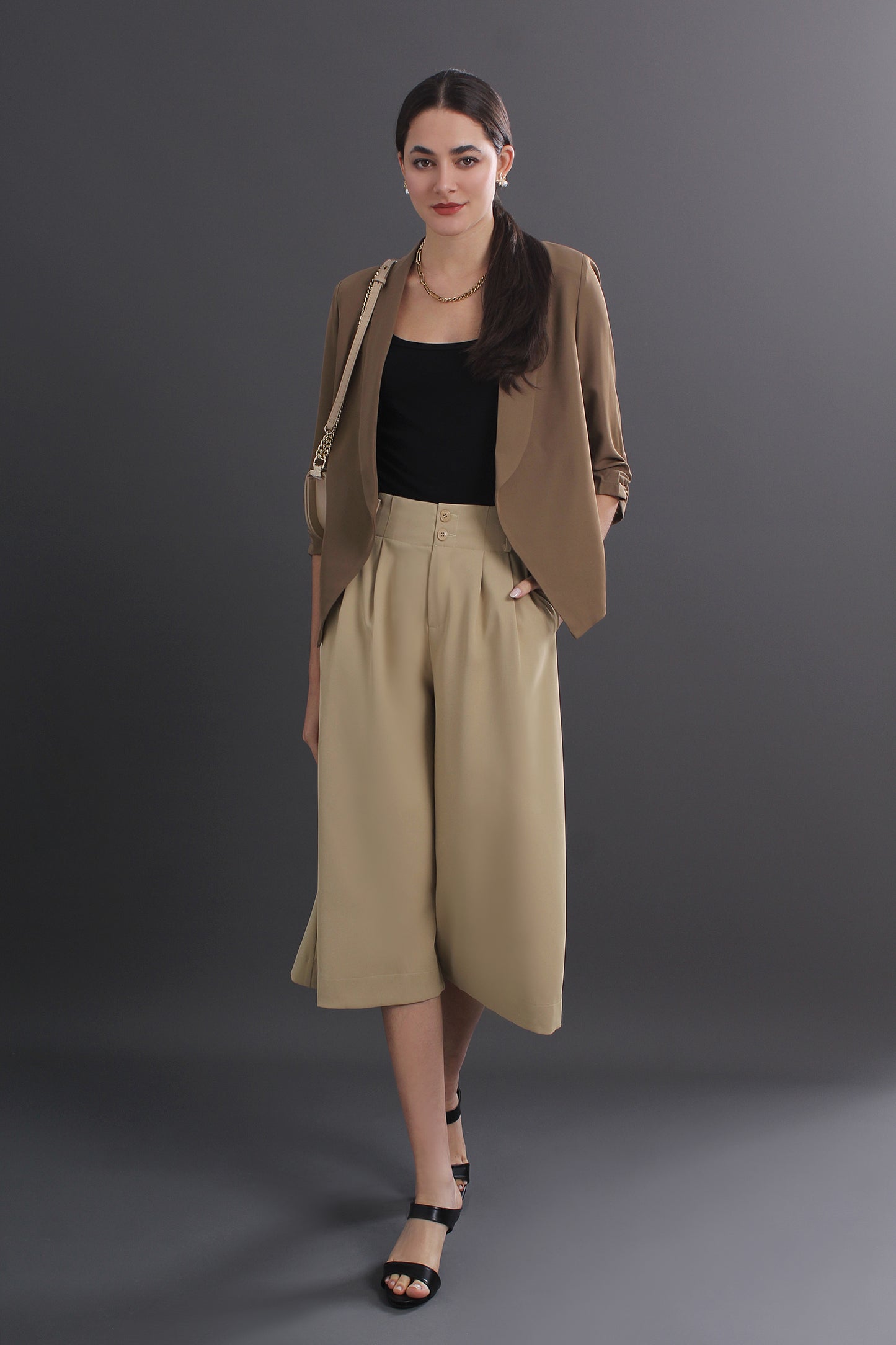 Agatha Plus Size Solid Color Wide-Leg Capri Pants With Pockets