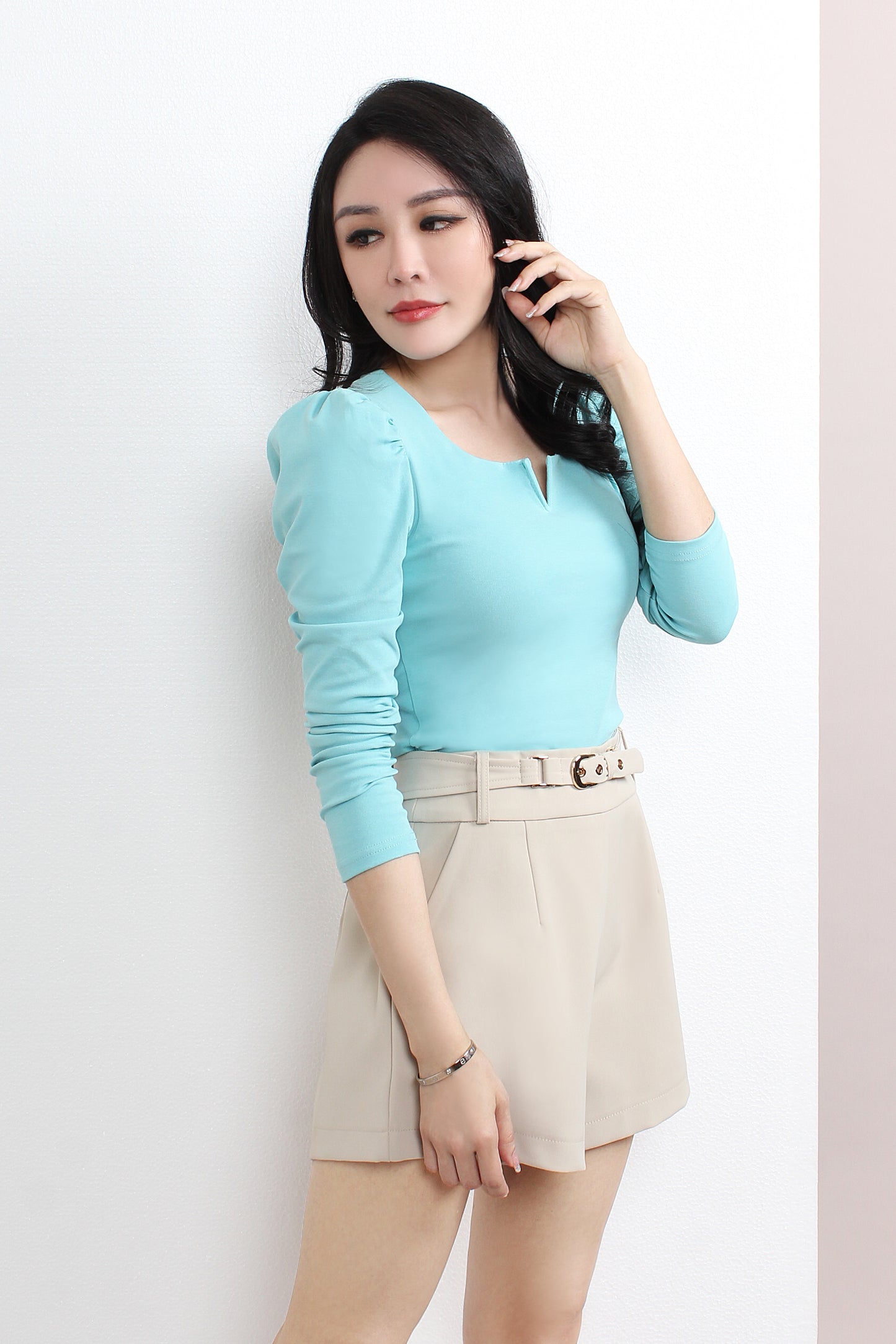 Slim Fitted Detail V Neck Tee