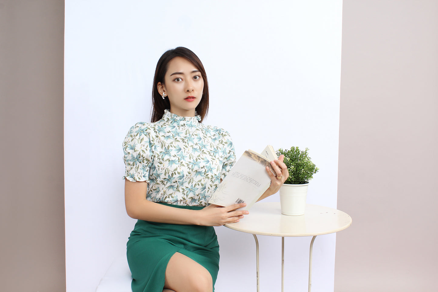 Ruffle Collar Blouse In Floral