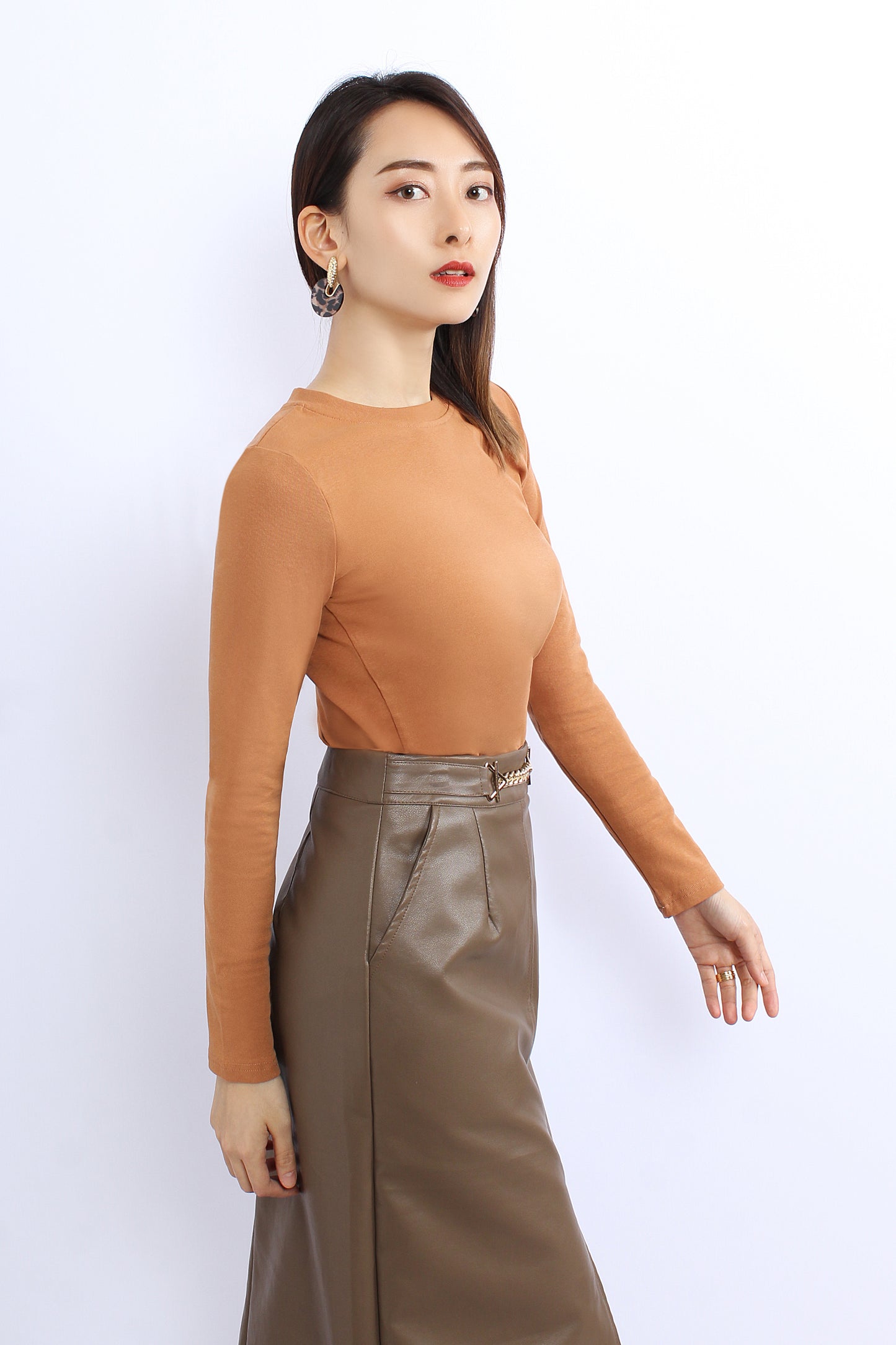 Alexiroe Basic Crew Neck Top