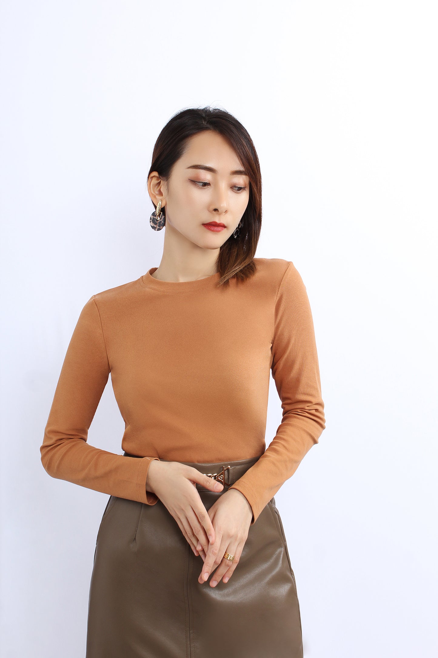 Alexiroe Basic Crew Neck Top