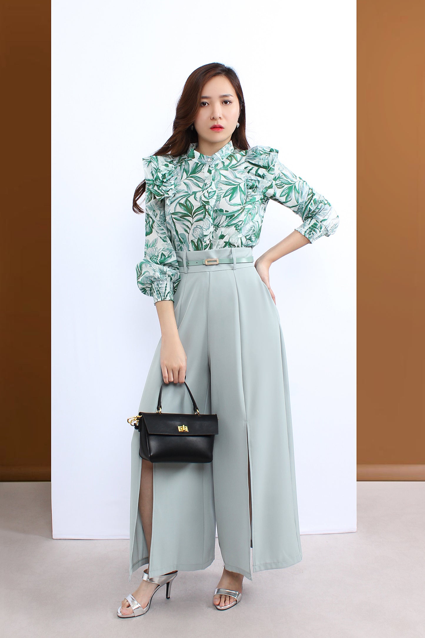 Nora Ruffled Shoulder Blouse In Flora Prints