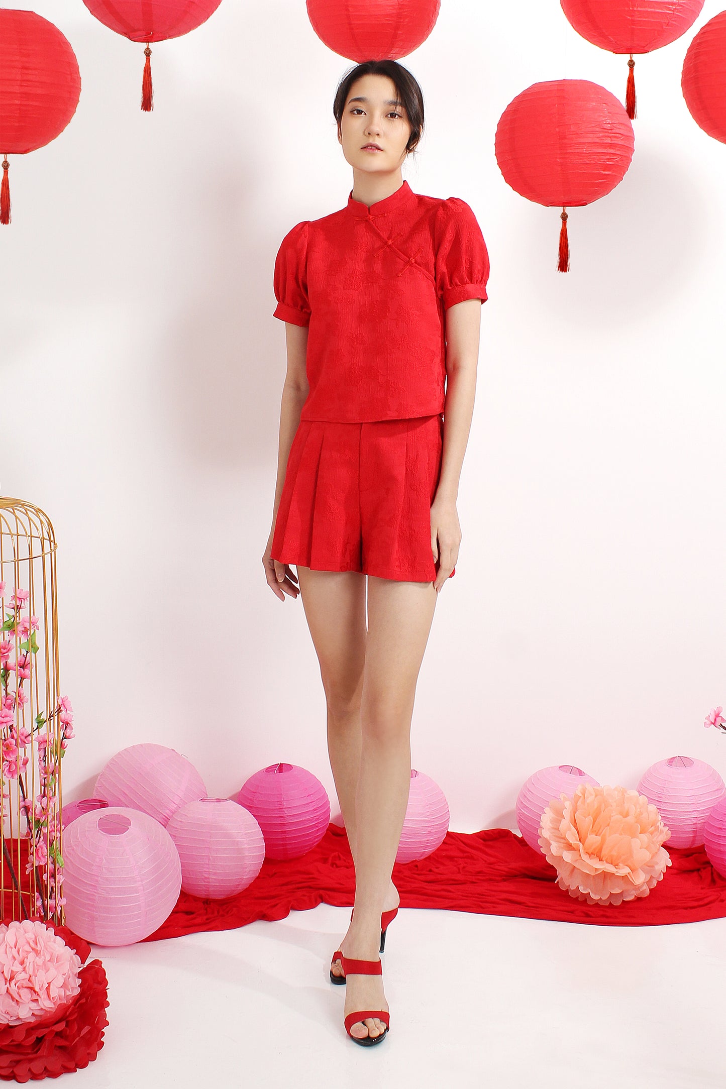 Min Floral Pattern Puff Sleeves Mandarin Collar Blouse & Pleated A-Line Shorts Set