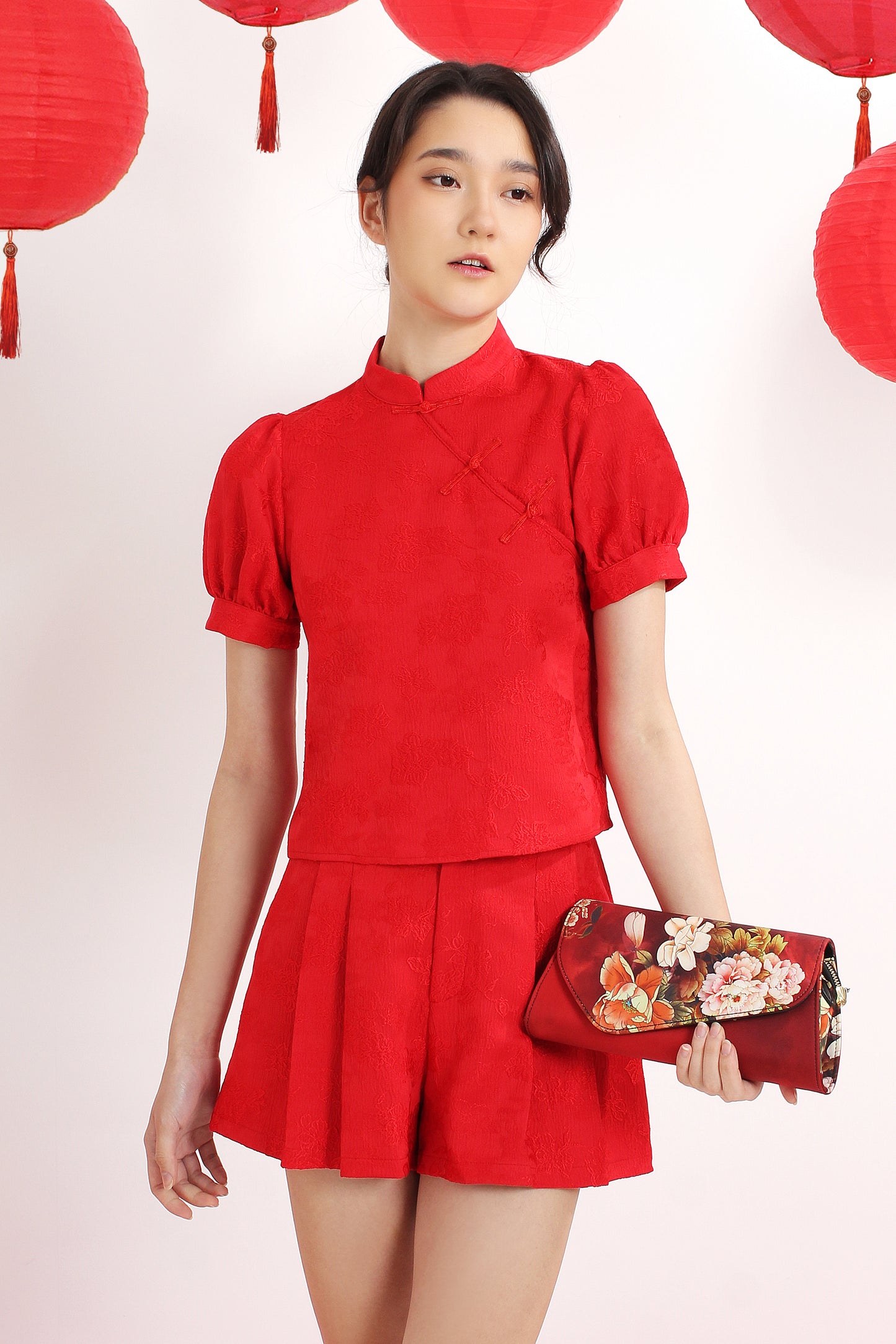 Min Floral Pattern Puff Sleeves Mandarin Collar Blouse & Pleated A-Line Shorts Set