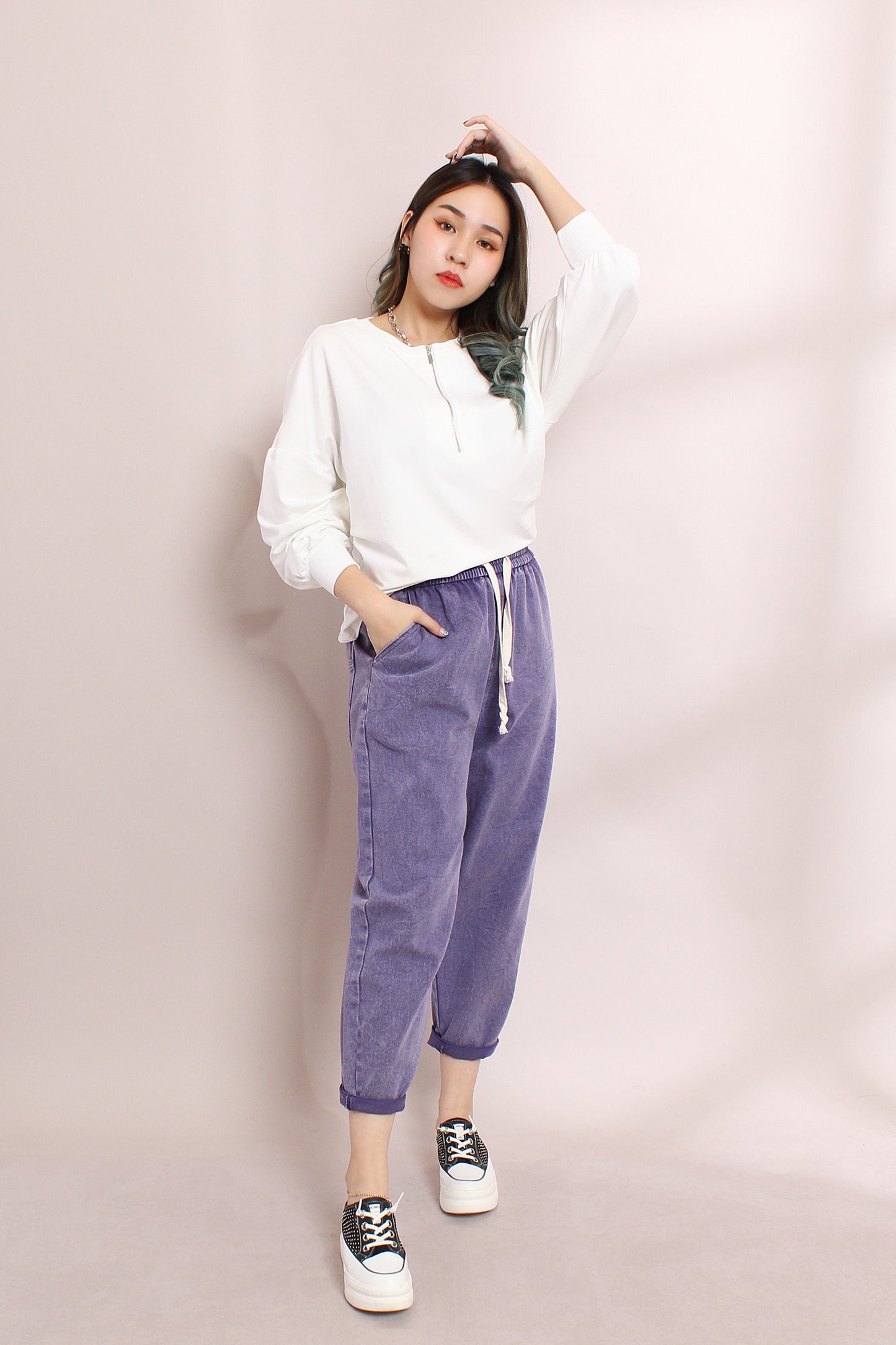 Asena Zipped Sweat Shirt