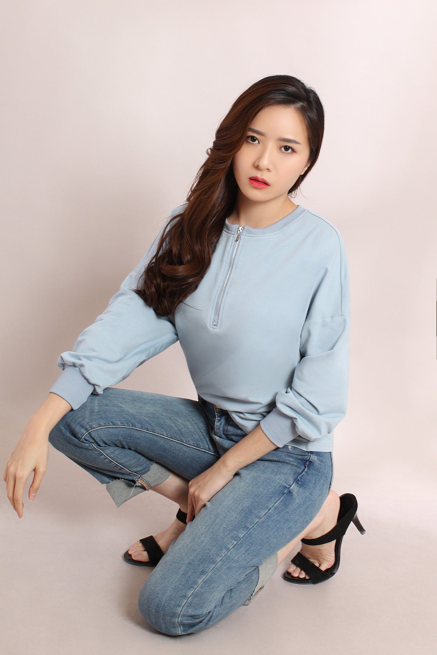 Asena Zipped Sweat Shirt