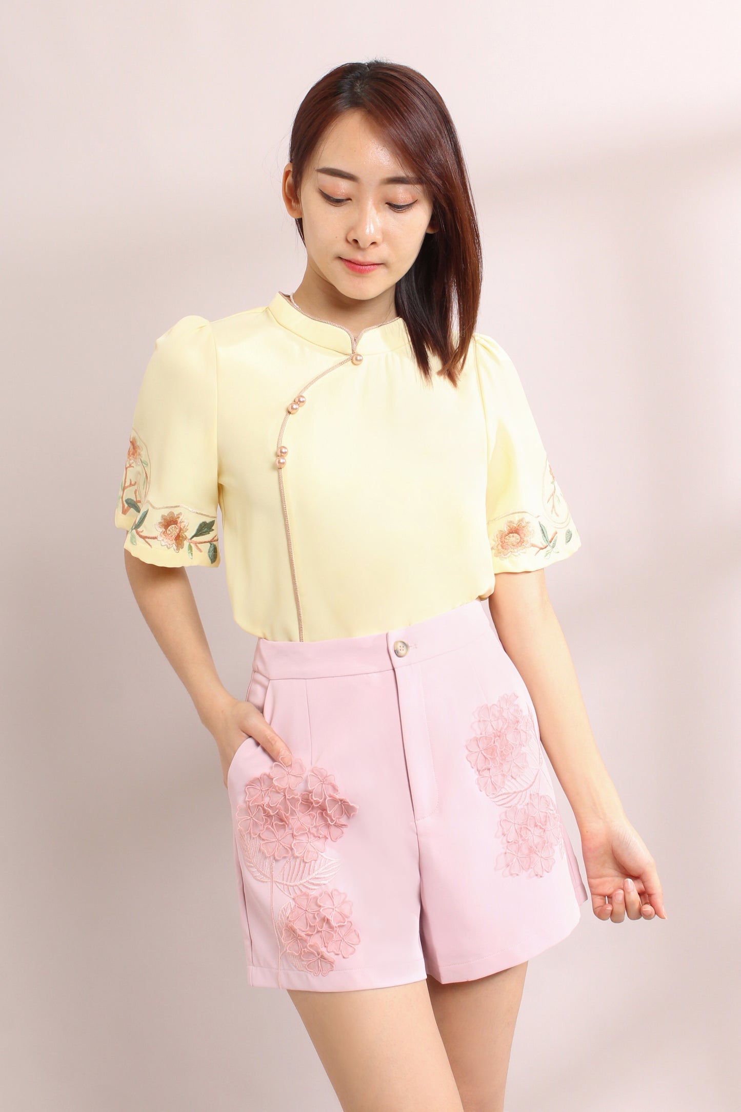 Asael 3D Embroidery Floral Shorts