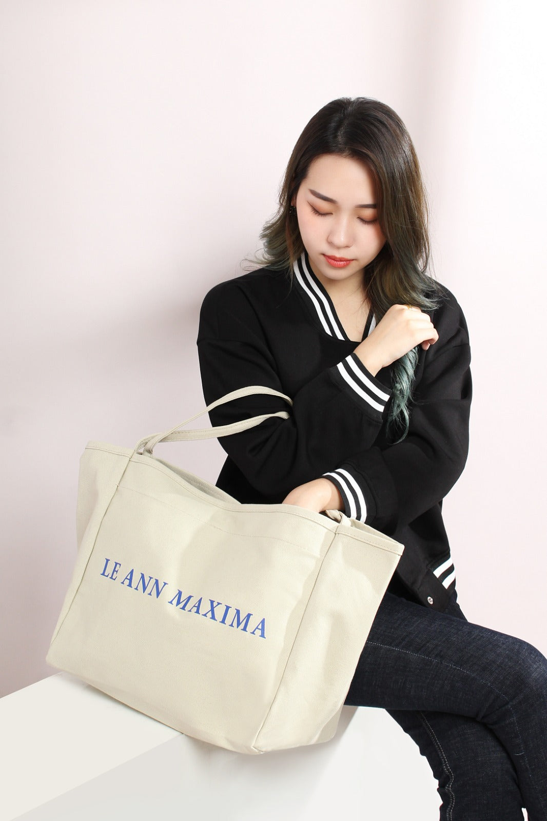 (Free Items) Le Ann Maxima Beige Shopping Bag (Not For Sale)