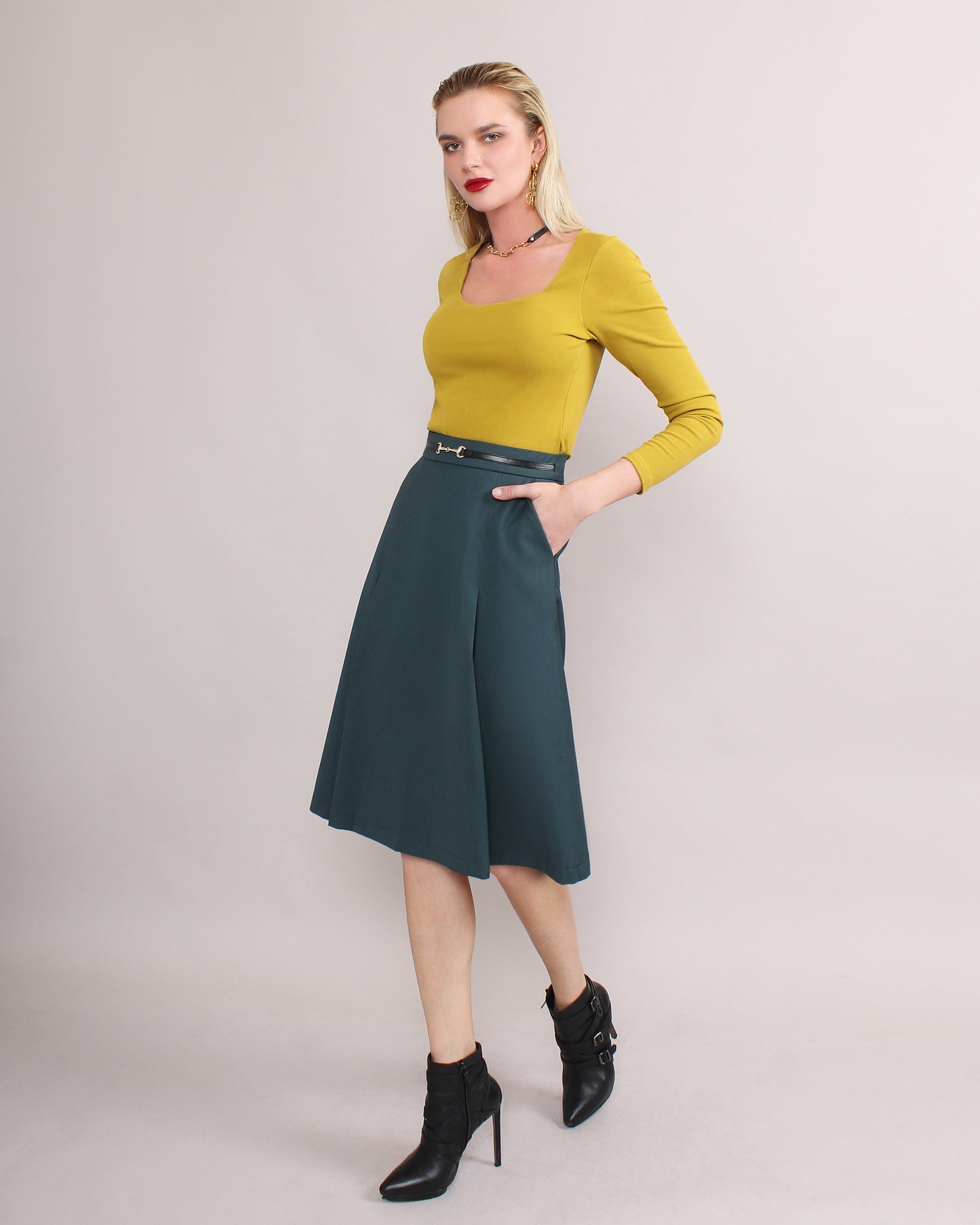 Casual Wear Plicated Leather Belt Skirt