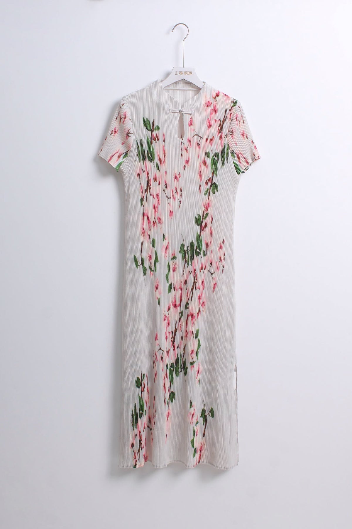 白桃花旗袍 Bai Tao Pleated Cheongsam Dress