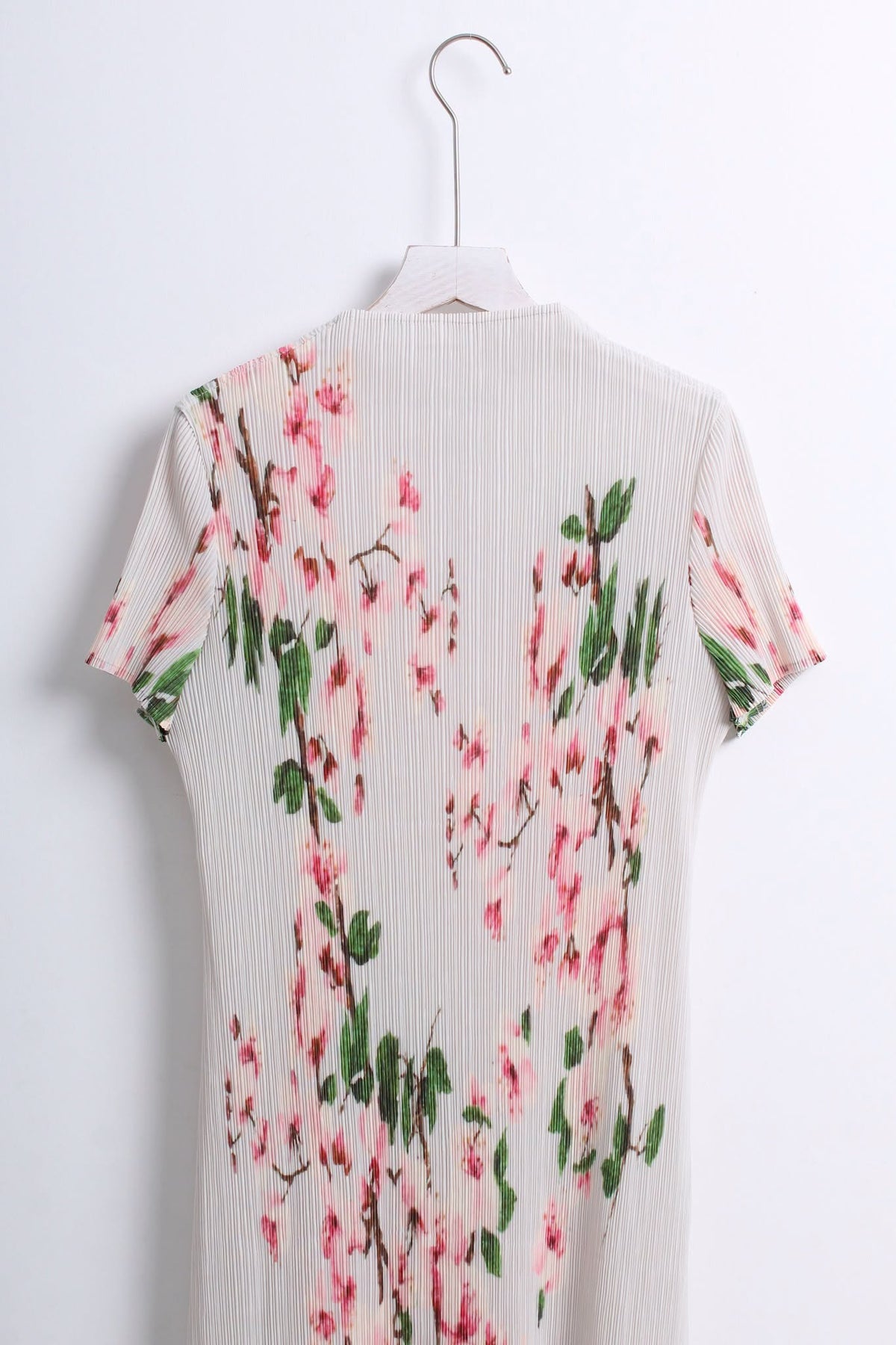 白桃花旗袍 Bai Tao Pleated Cheongsam Dress