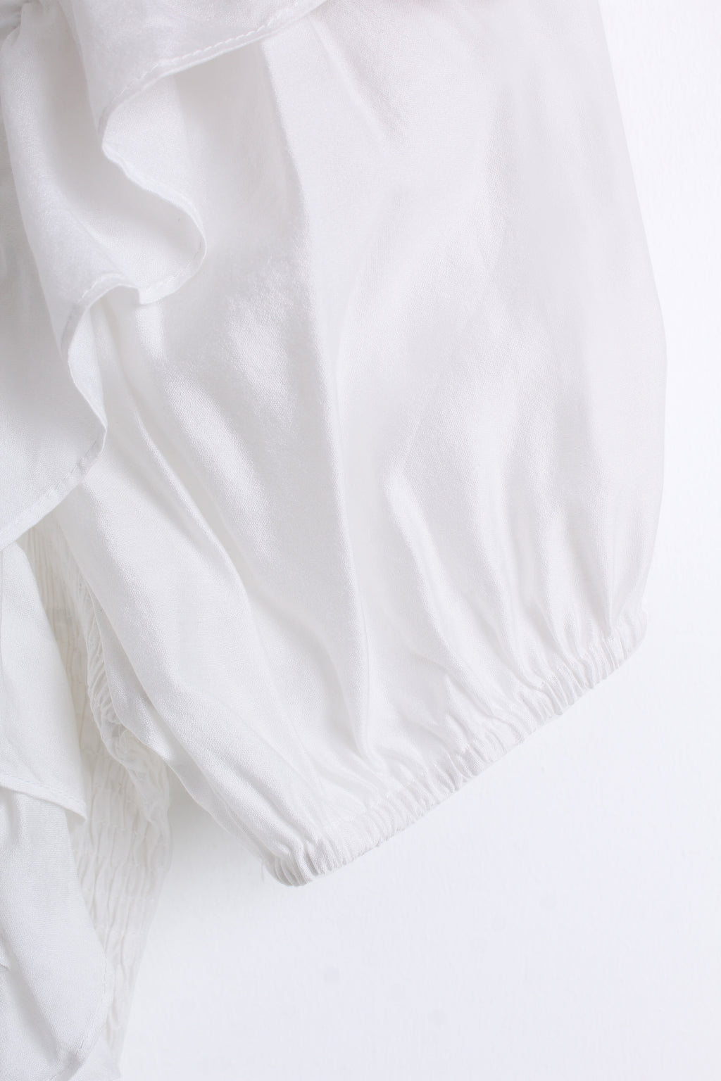 Off Shoulder Ruffle Top in White (L size)