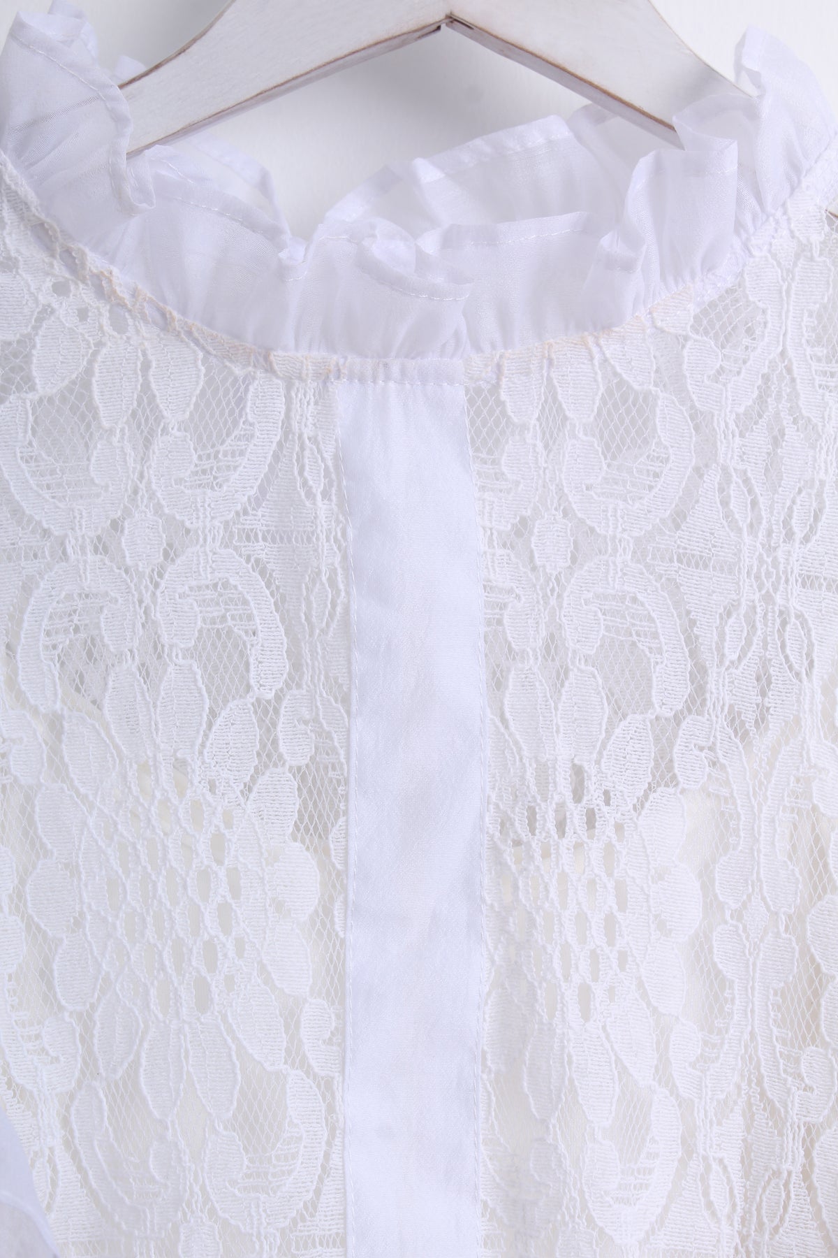 Ruffled Lace Top in White (Free Size)