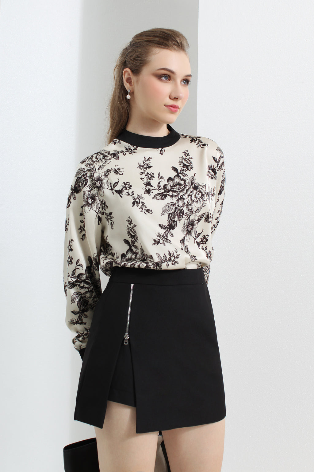 Zipper Slit Mini Skirt