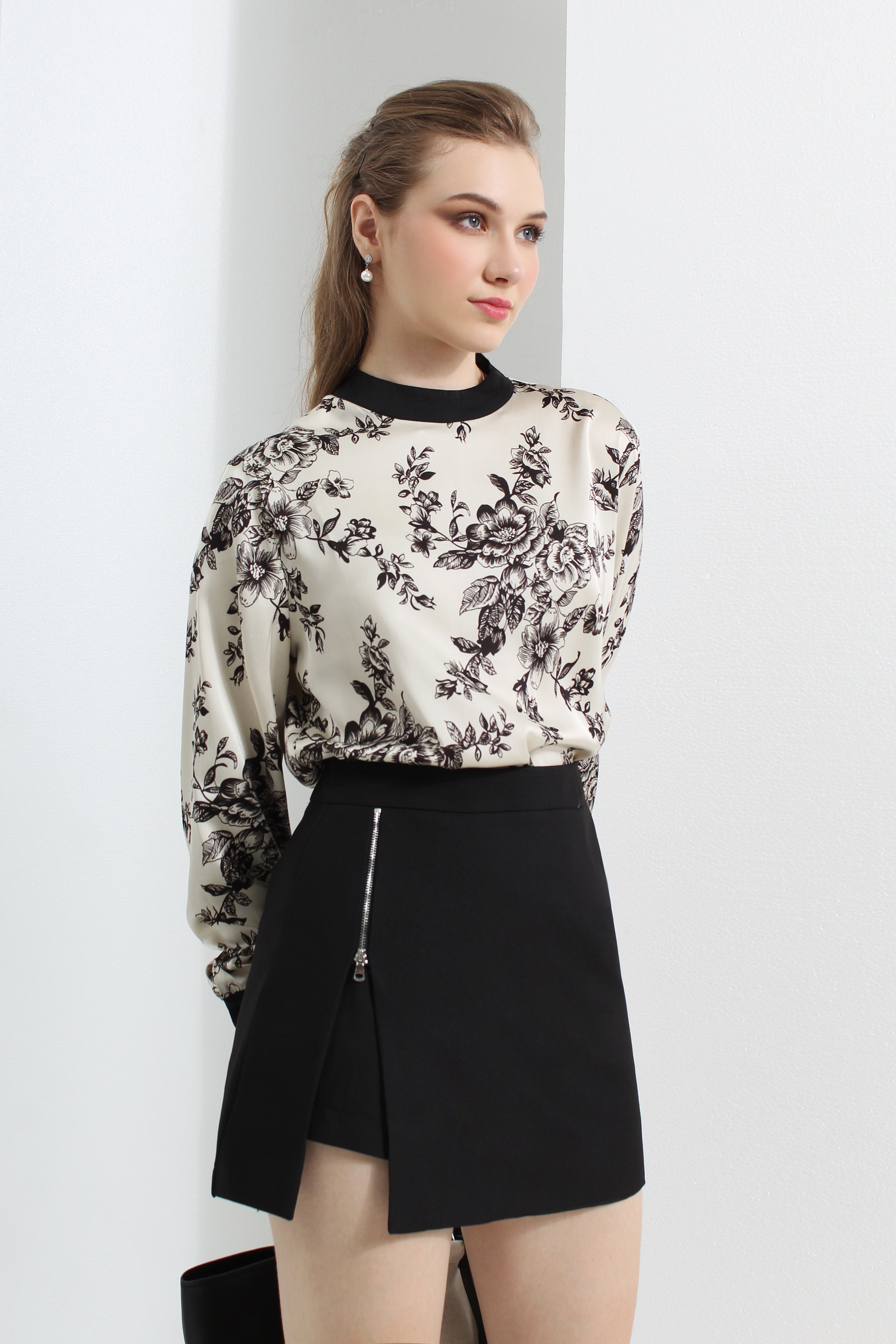 Zipper Slit Mini Skirt