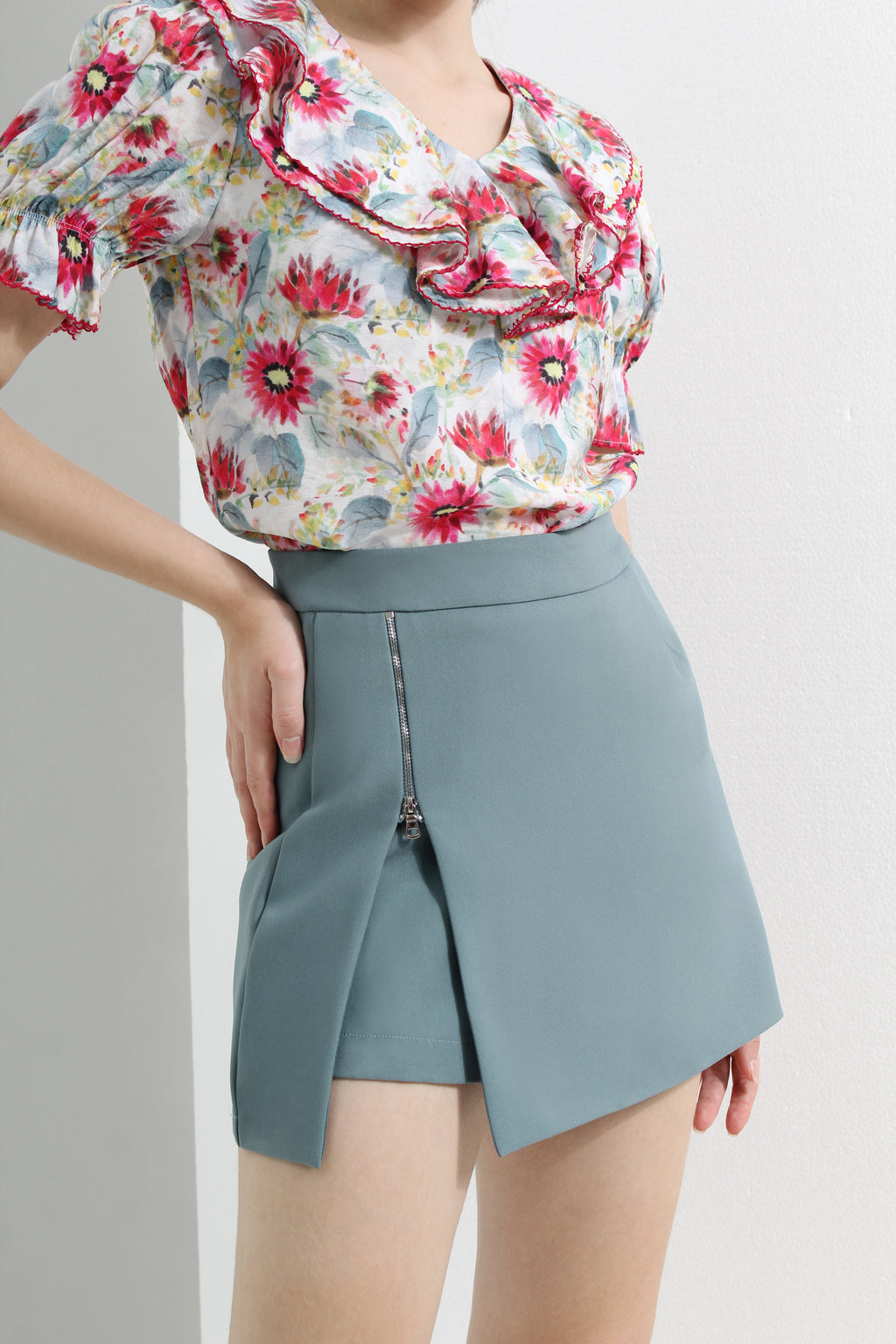 Zipper Slit Mini Skirt