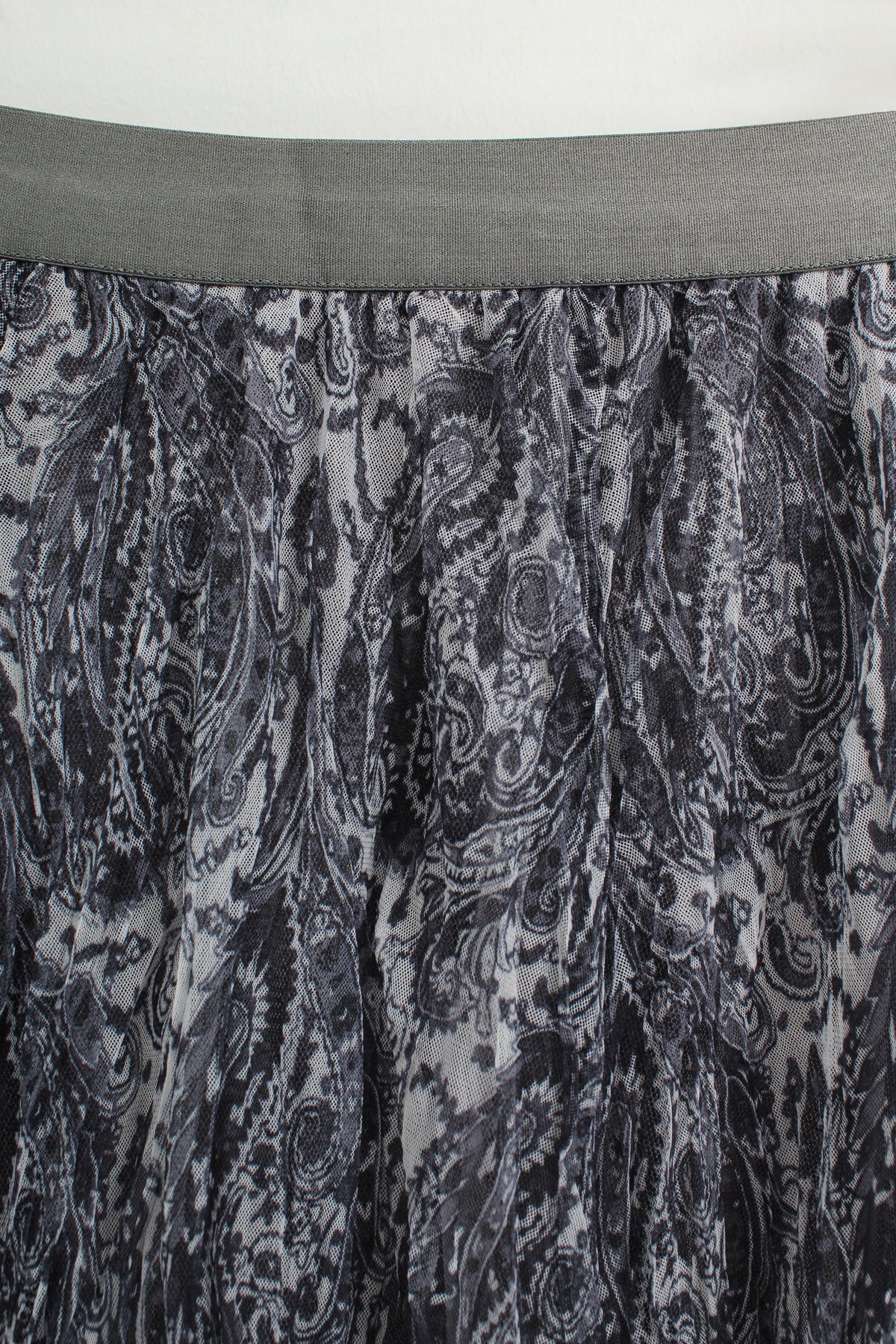Sheila Tulle Midi Skirt (L size)