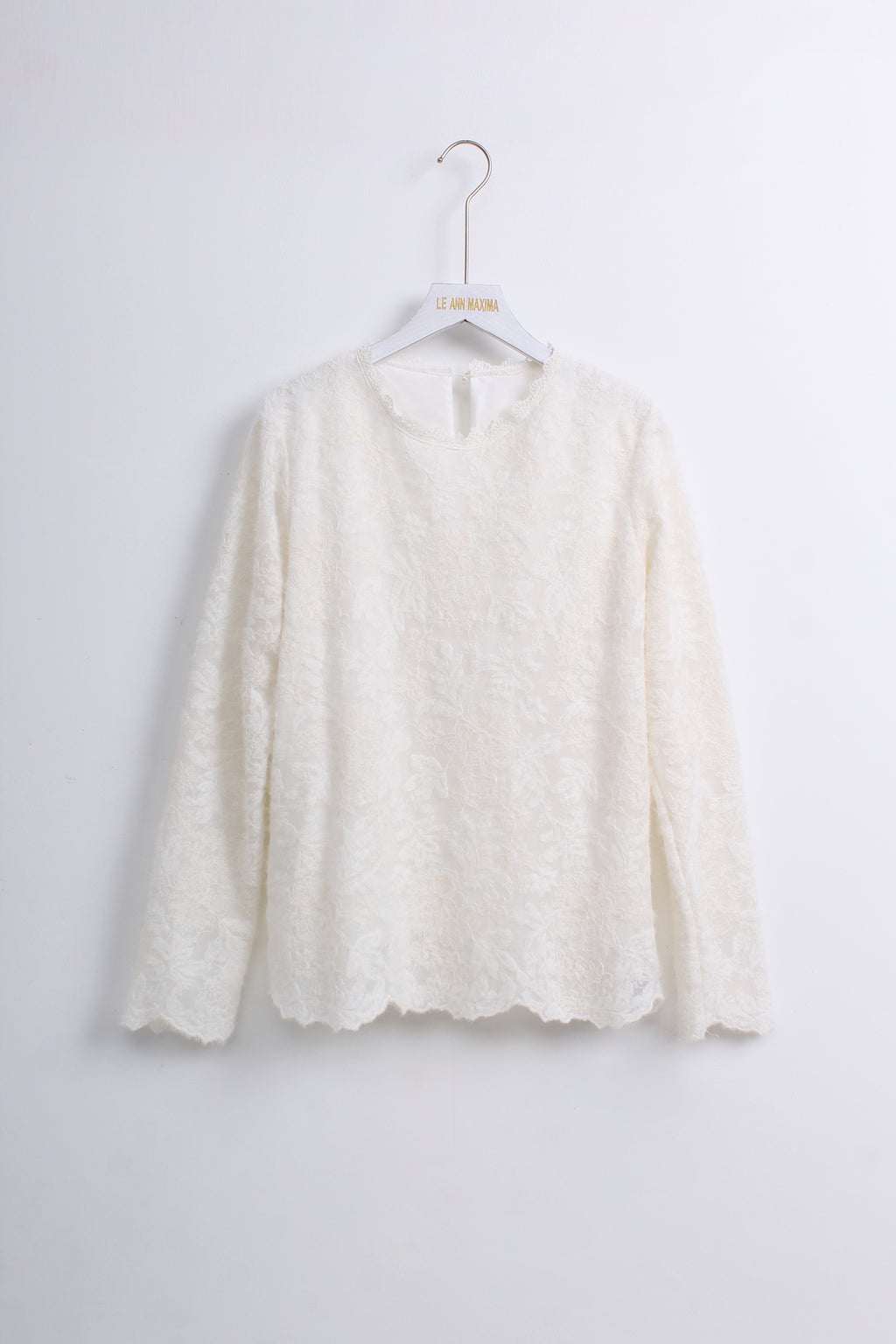 Lace Scalloped Neckline Blouse (Free size)