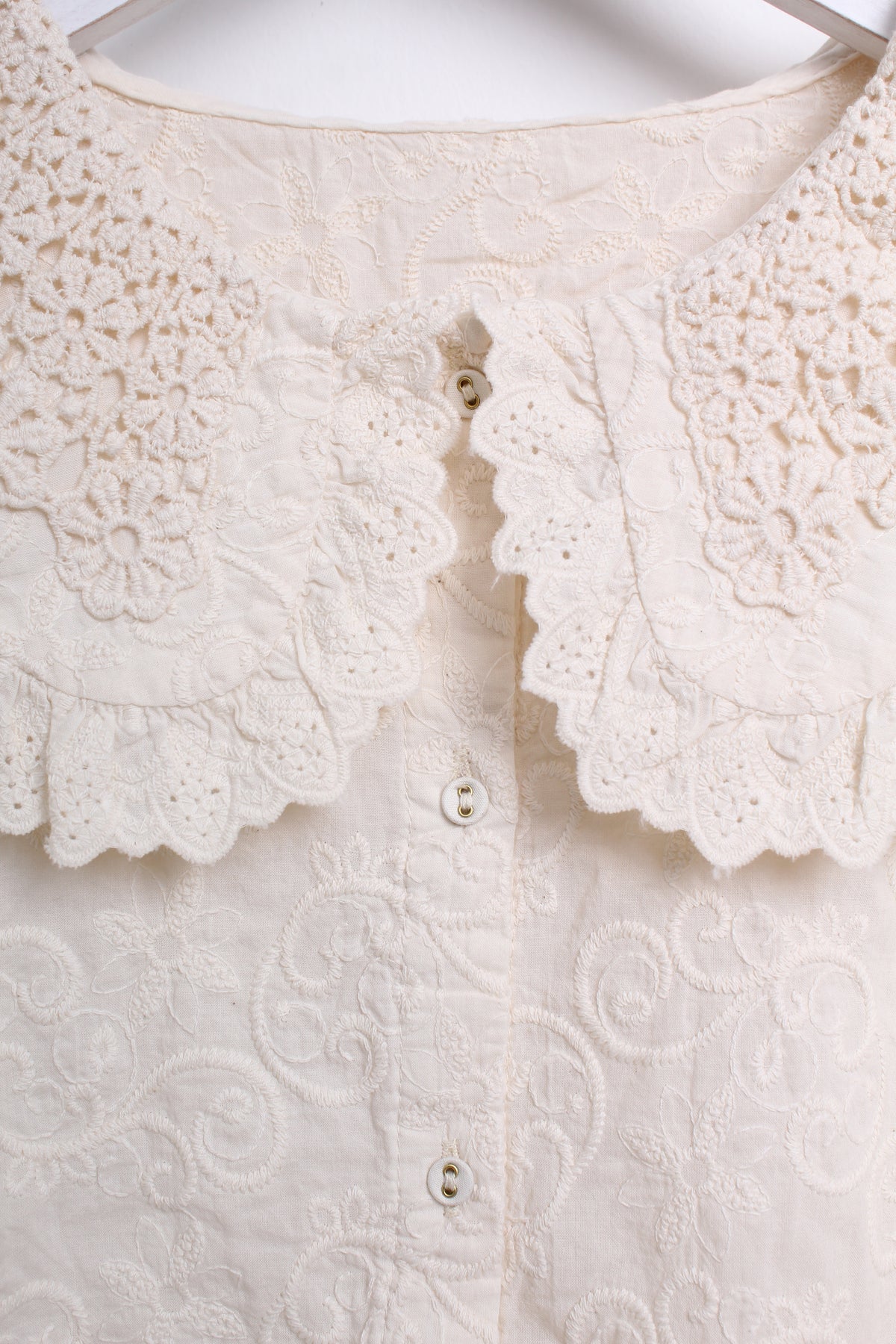 Peter Pan Collar Lace Top in White & Beige (Free size)