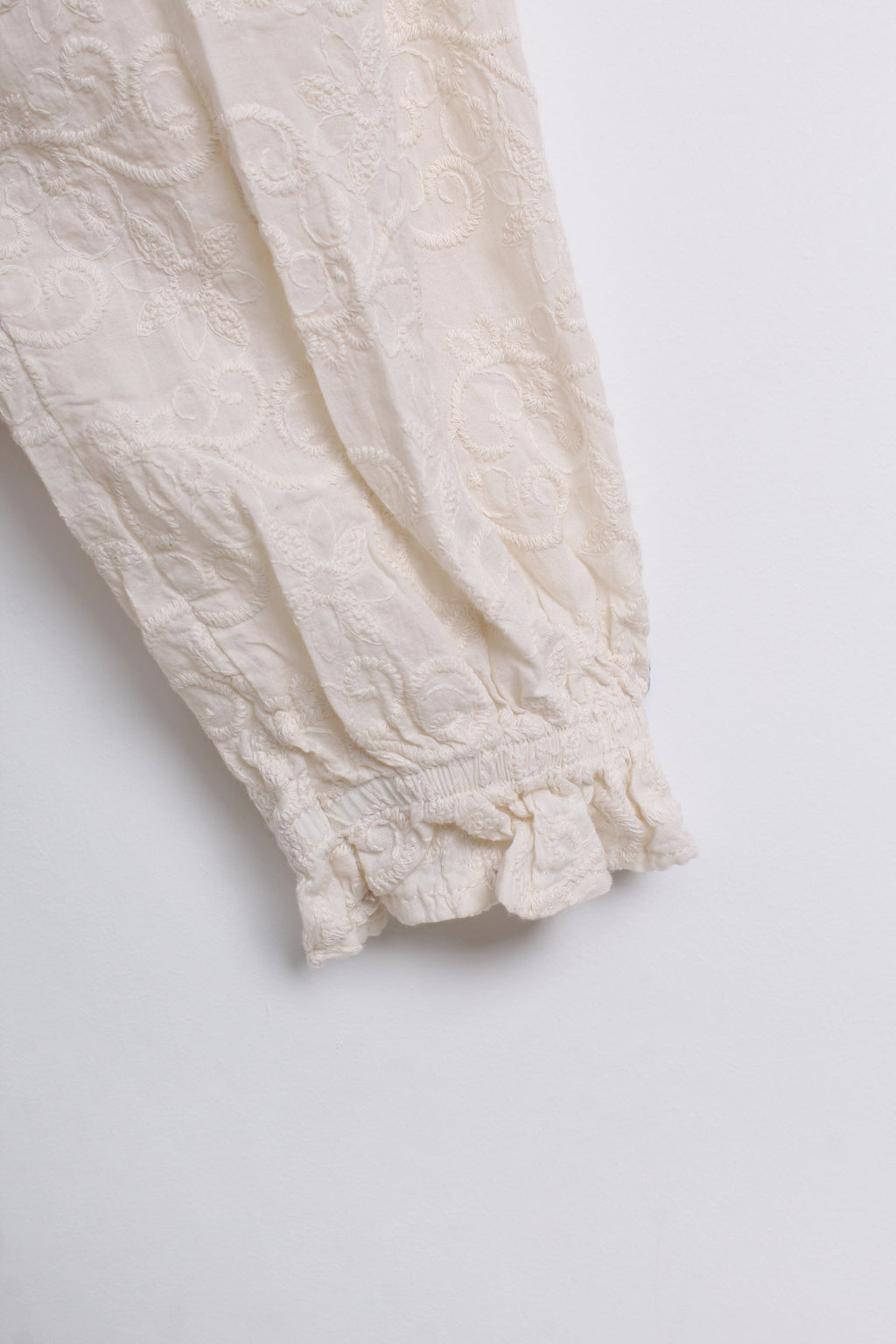 Peter Pan Collar Lace Top in White & Beige (Free size)