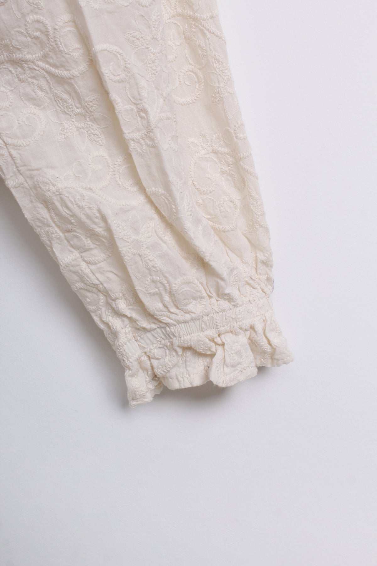Peter Pan Collar Lace Top in White & Beige (Free size)