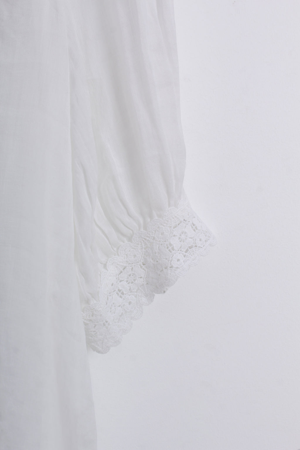 Lace Blouse in White (Free size)