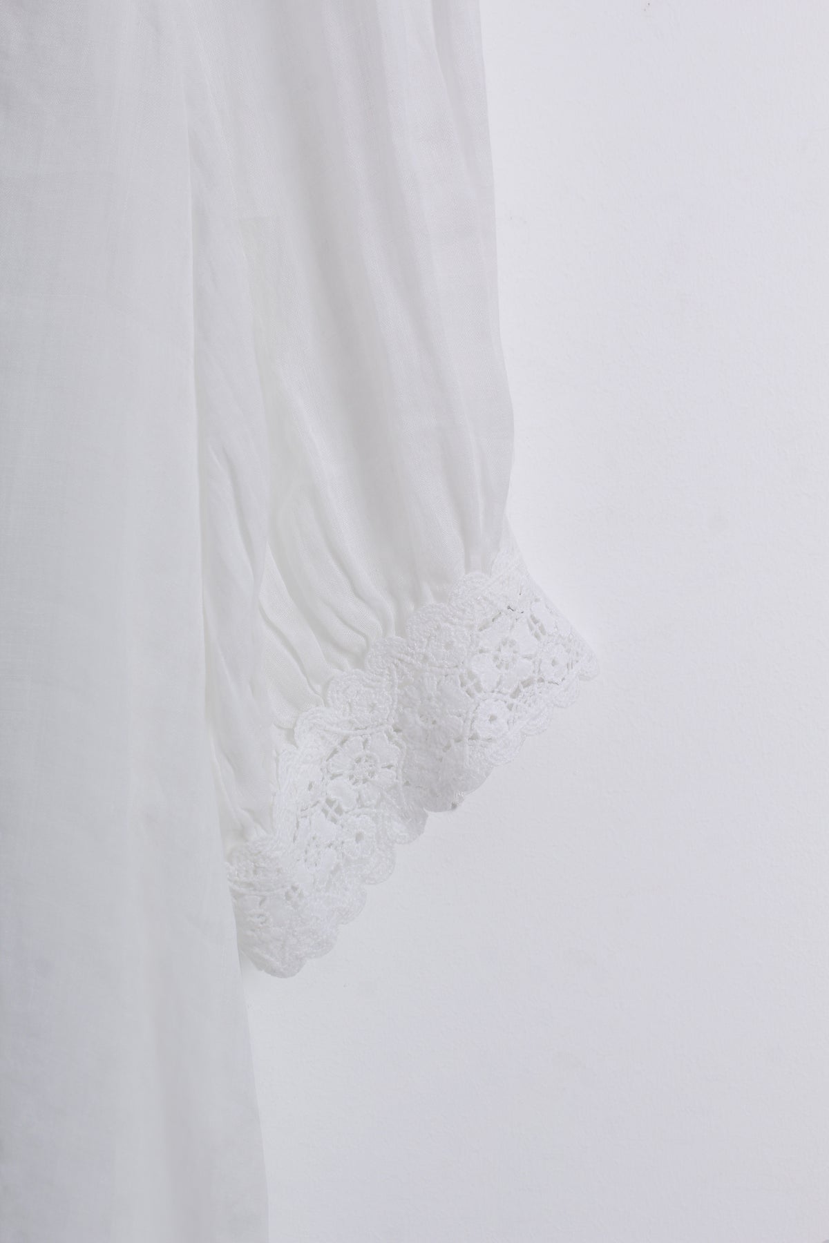 Lace Blouse in White (Free size)