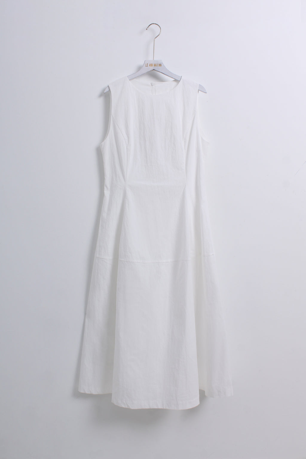 Norelle Boat Neck Dress in White (L size)
