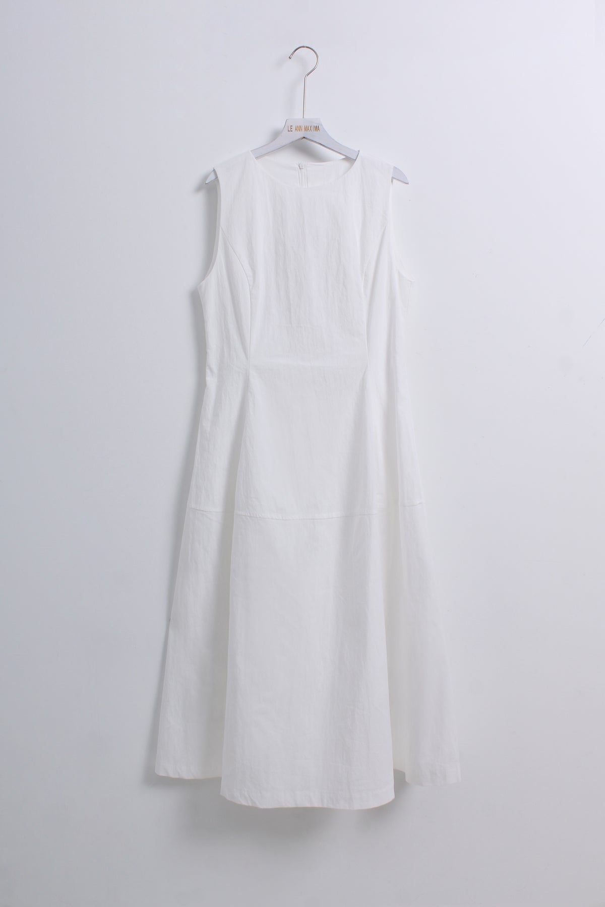 Norelle Boat Neck Dress in White (L size)