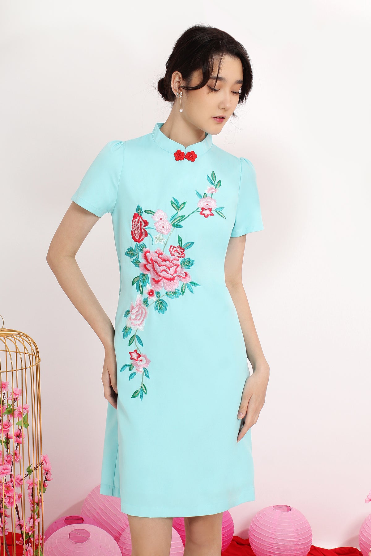 Calla Blossomy Embroidery Cheongsam