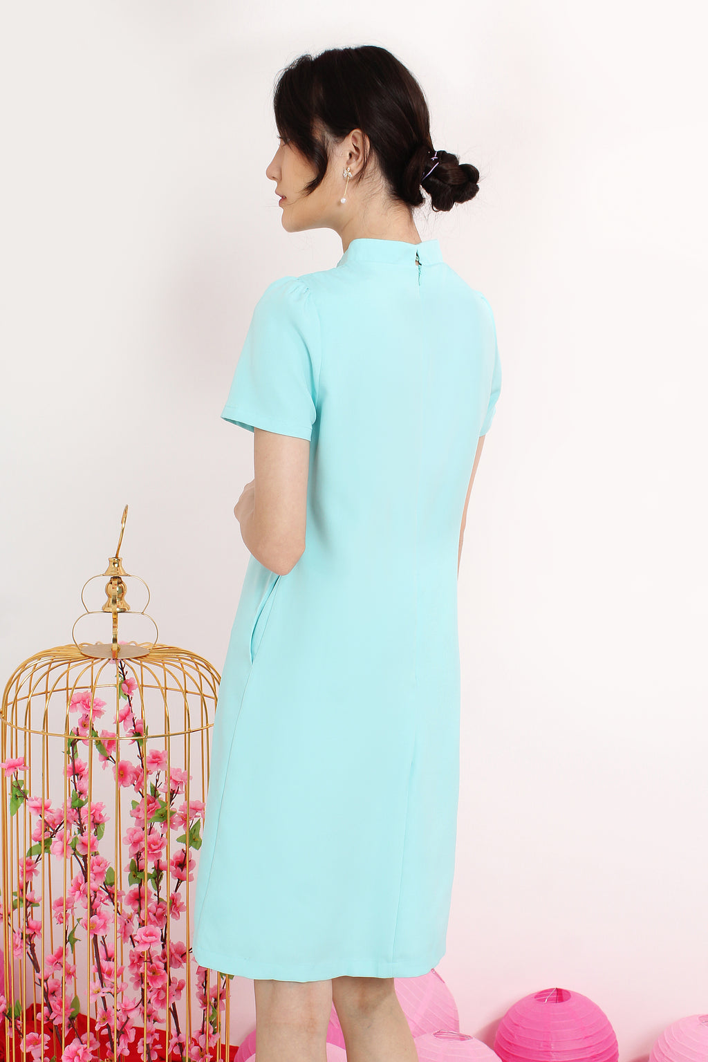 Calla Blossomy Embroidery Cheongsam