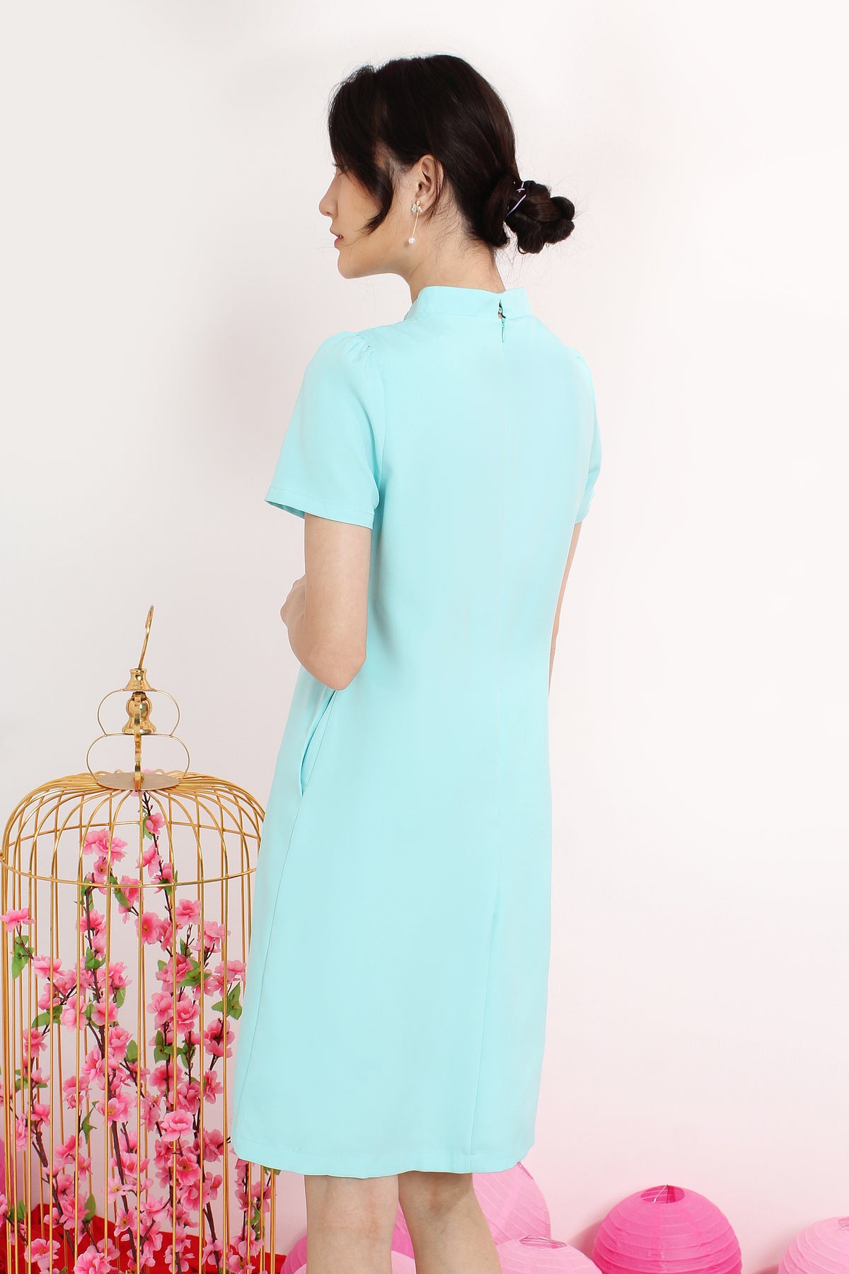 Calla Blossomy Embroidery Cheongsam