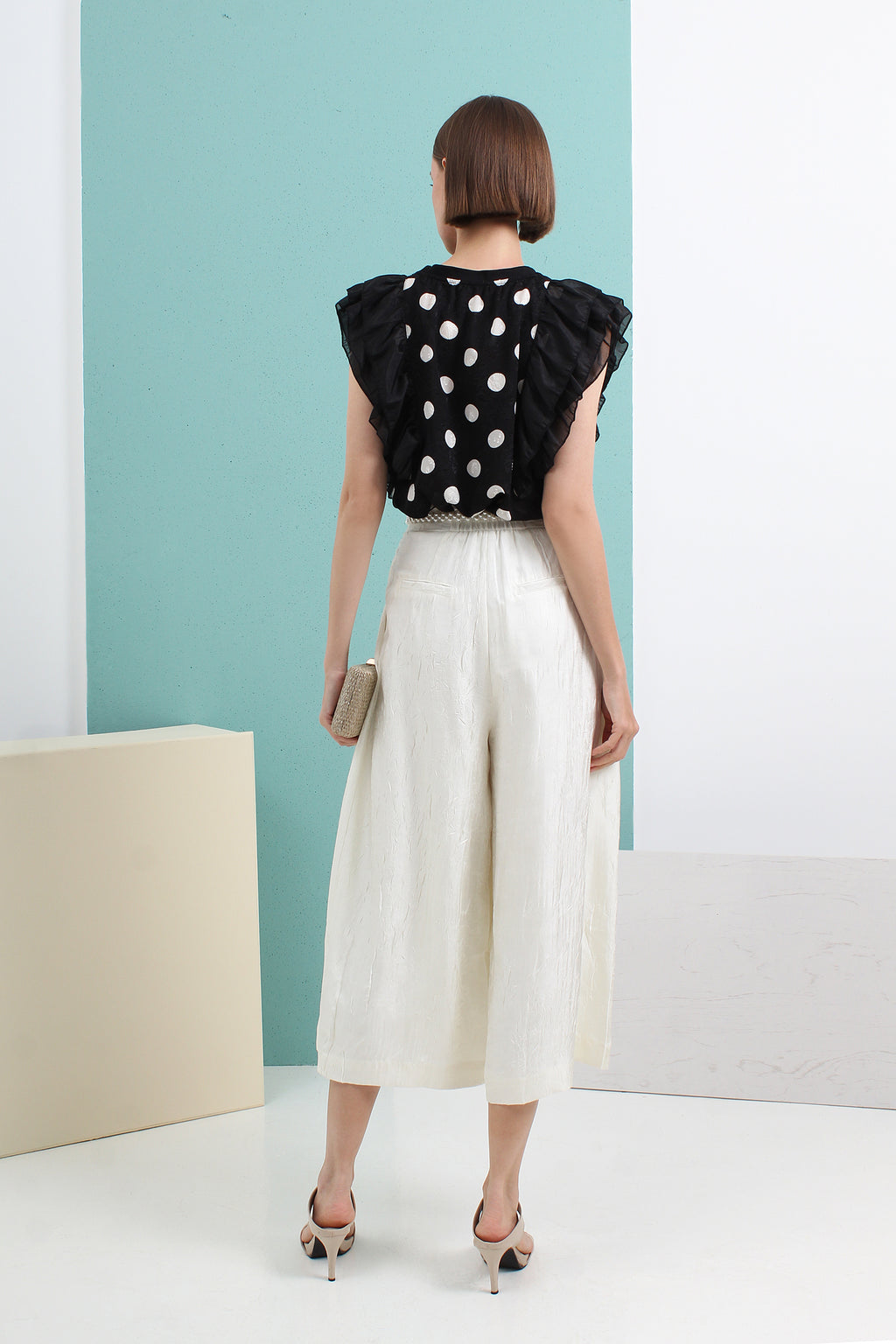 Textured Pleated Wide-Leg Pants
