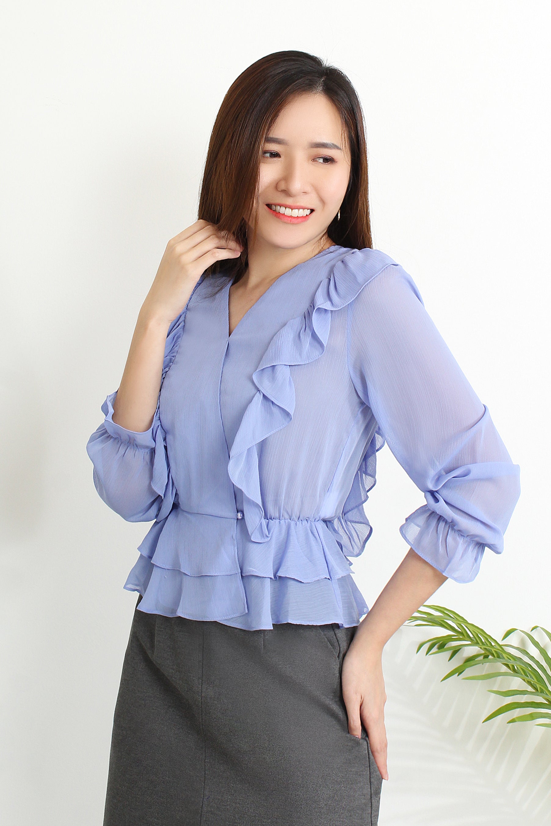 Aveuri Ruffled Chiffon Blouse
