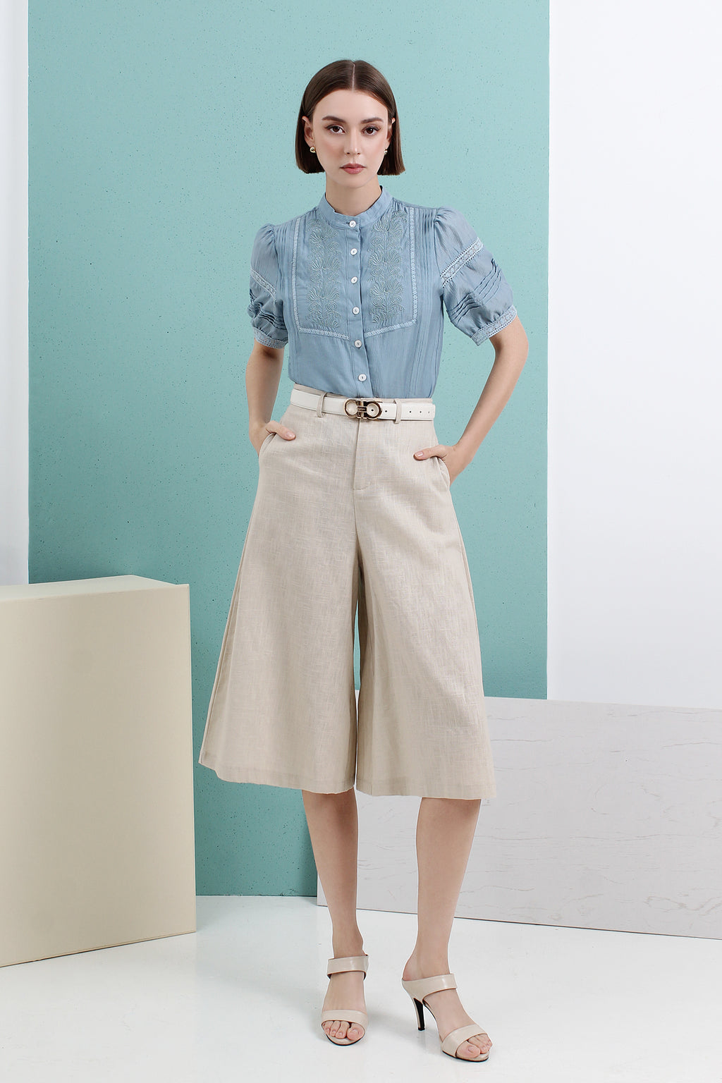 Broderie Embroidered Peasant Sleeve Blouse