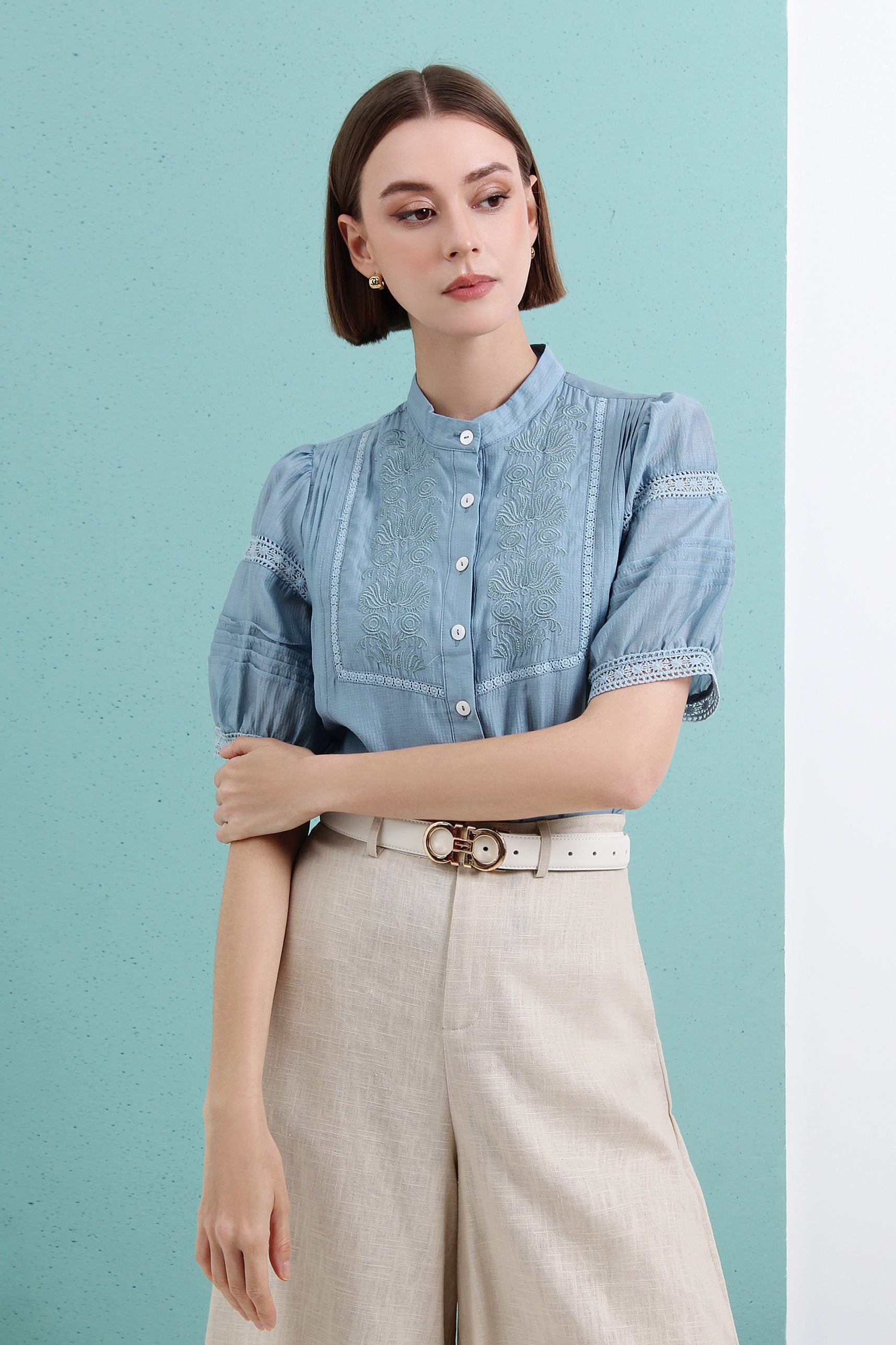 Broderie Embroidered Peasant Sleeve Blouse
