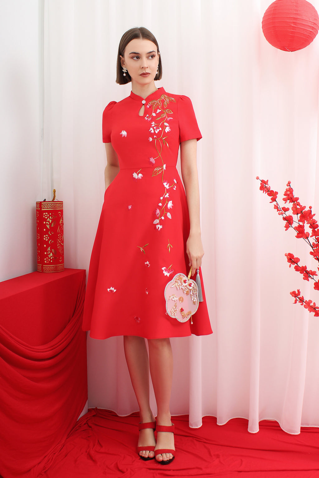 Chaska Embroidered Modern Cheongsam