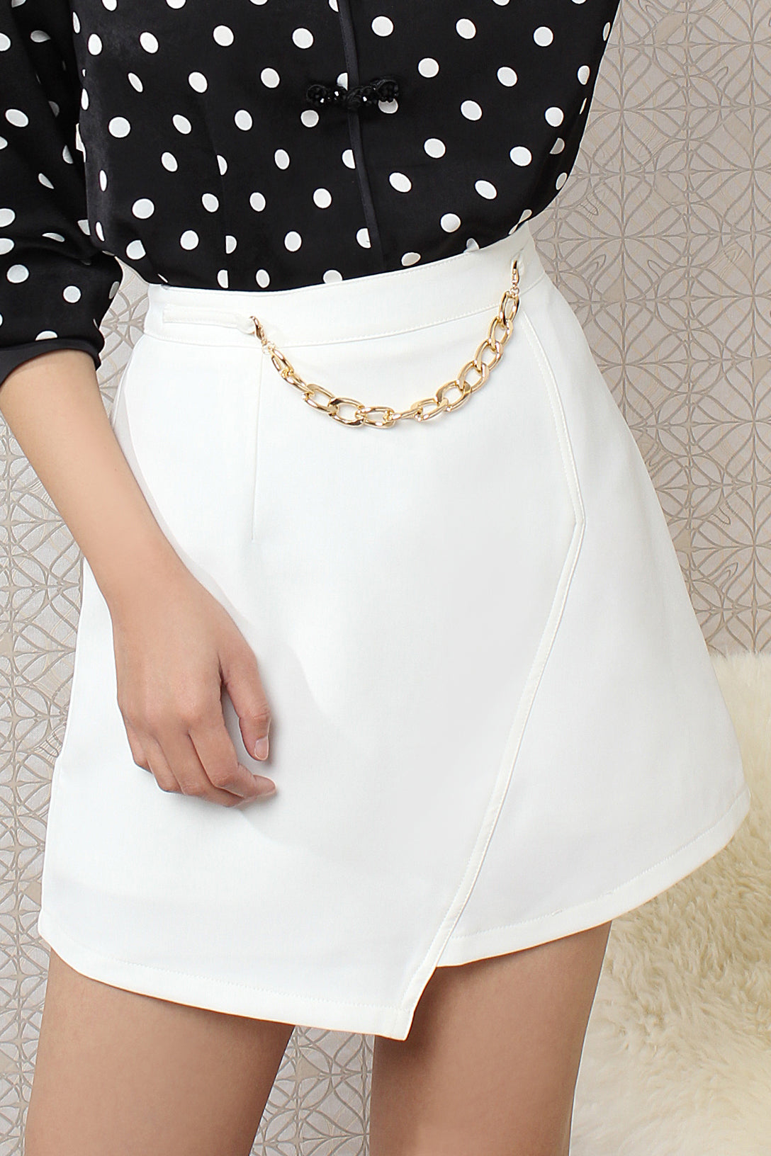Folded Short Skirt with Gold Chain