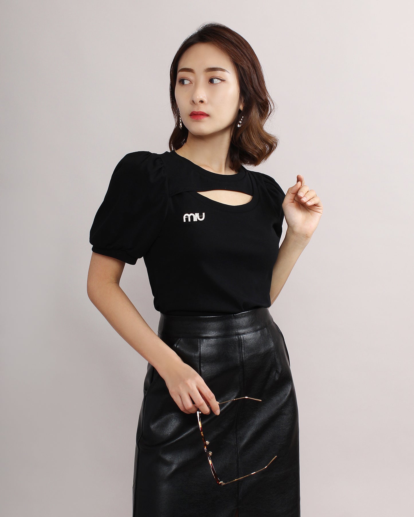 Cut Out Detail Crop Tee Blouse